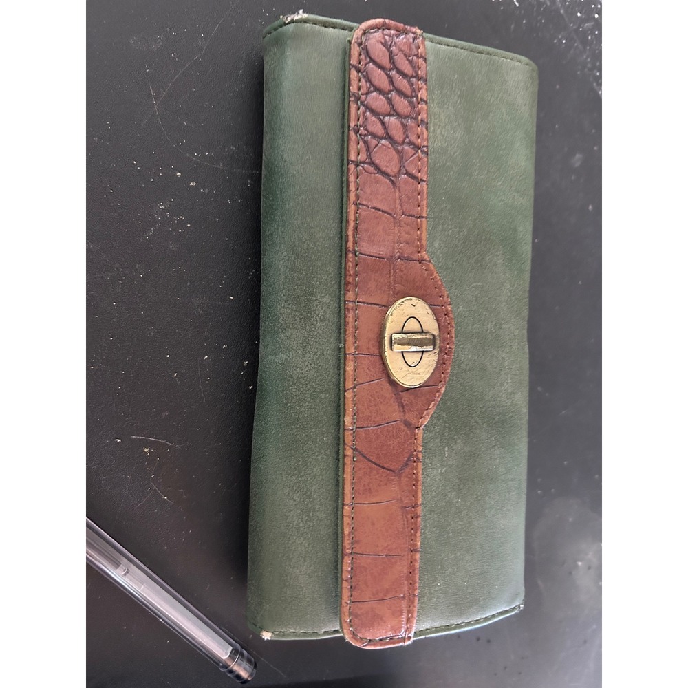 Green Faux Croc‎ Trim Bifold Wallet Clutch Organizer
